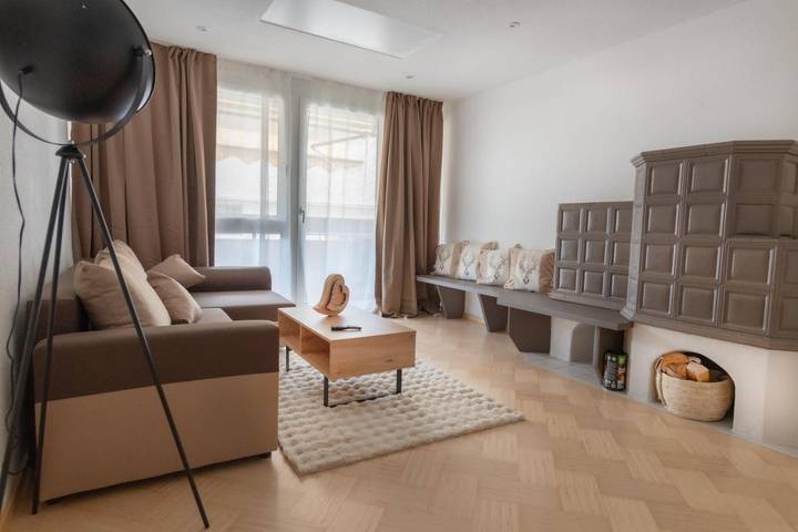 Ferienwohnung für 4 Personen, mit Balkon und Ausblick in Landeck - 2