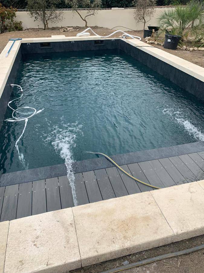 Gîte pour 2 personnes, avec jardin et piscine, animaux acceptés dans Golf de Servanes