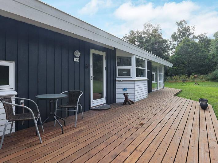 Ferienhaus für 6 Personen, mit Whirlpool und Terrasse sowie Garten und Sauna in Hvalpsund - 4