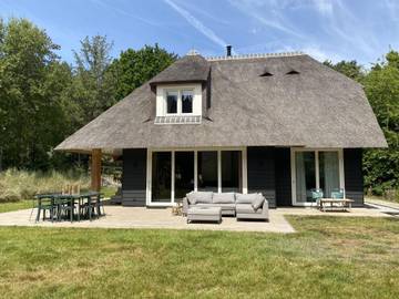 Ferienhaus für 10 Personen, mit Terrasse und Garten auf Ameland