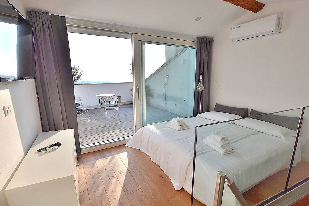 Ganze Wohnung, Casetta Renzi with Terrace in Calmasino, Bardolino