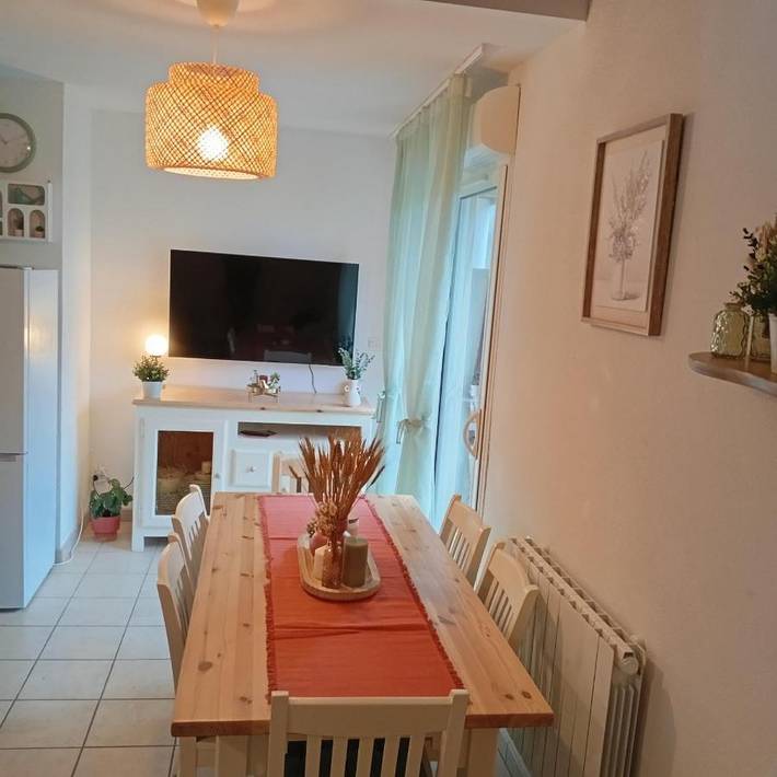 Appartement de vacances pour 6 personnes, avec Terrasse et Jardin ainsi que Piscine et Vue
