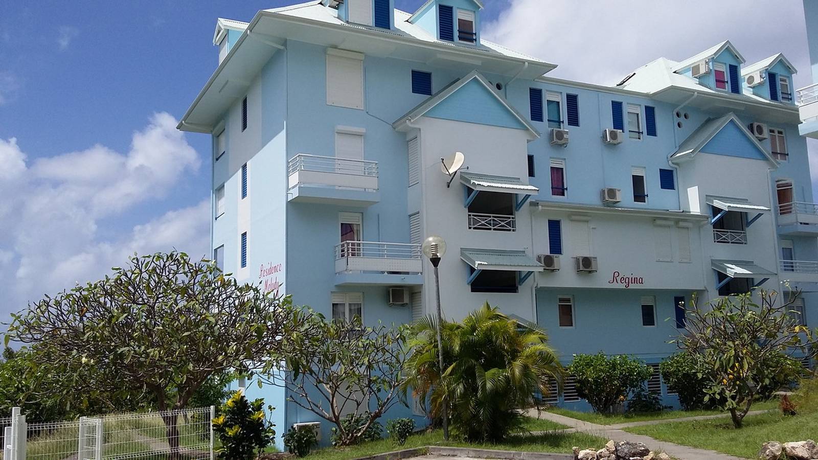 Apartamento entero, Apartamento moderno en Sainte-Anne 43 m² con vista al mar in Sainte-Anne, Martinica