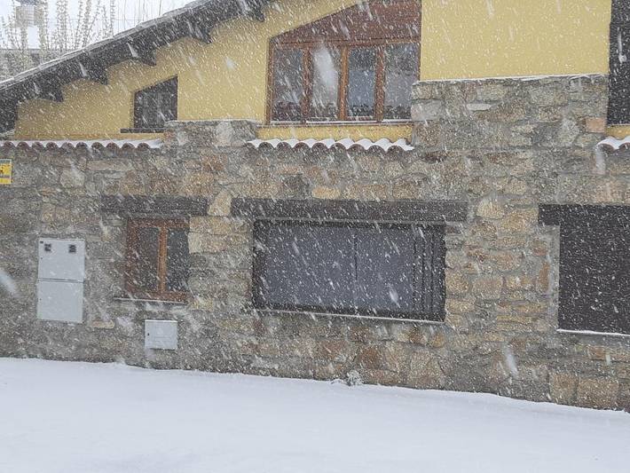 Casa rural para 5 personas, con Balcón y Terraza además de Jardín y Vistas en Peguerinos - 2