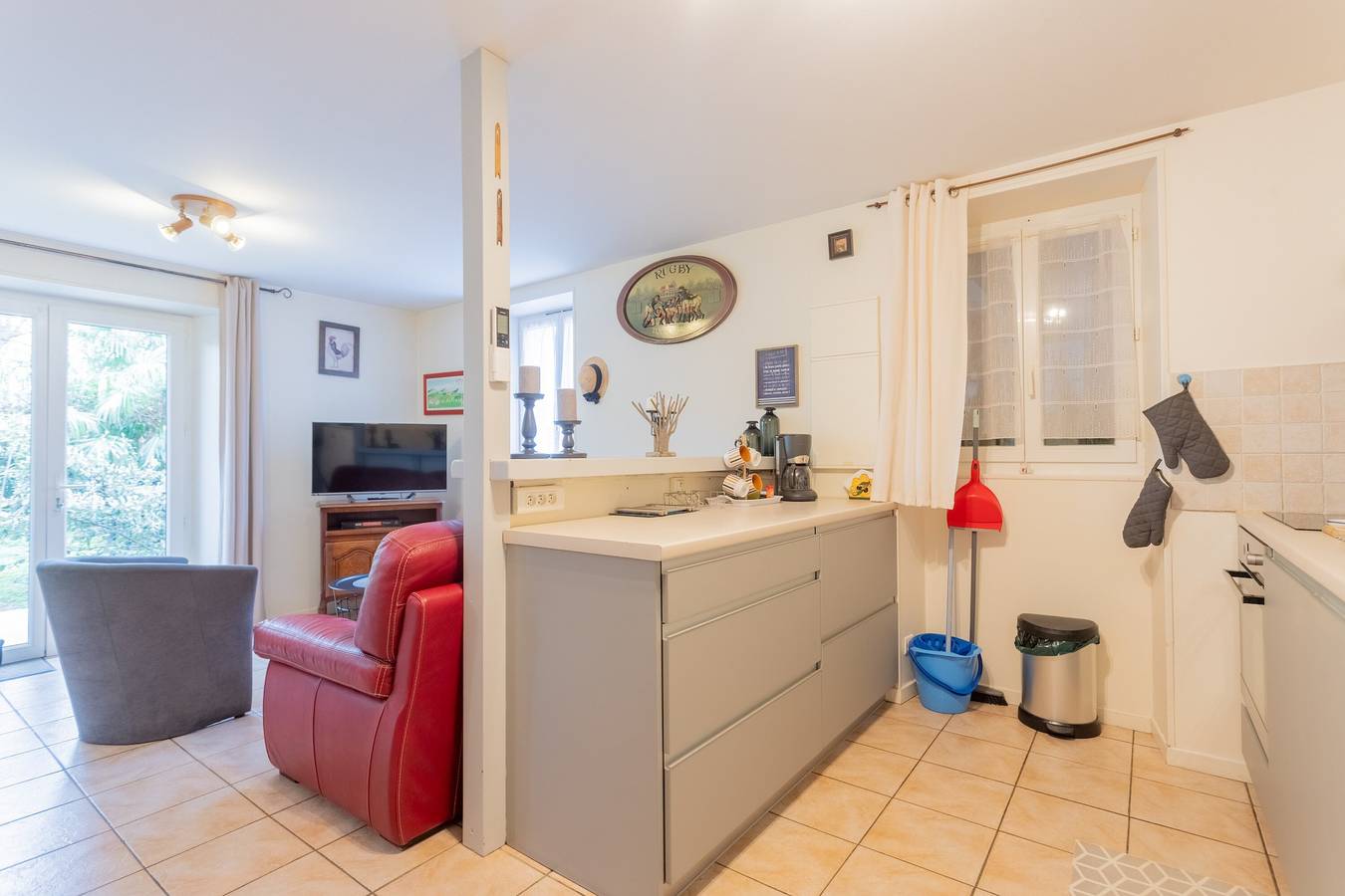 Apartamento entero, Apartamento 'Etxexuria' con terraza privada, Wi-Fi y aire acondicionado in Cambo-les-Bains, Region de Bayona