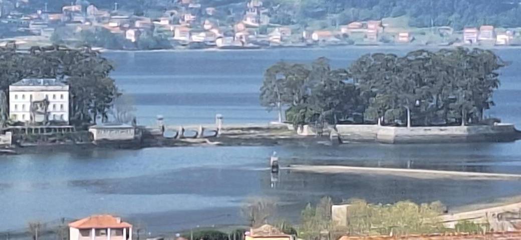 Apartamento para 16 personas, con vistas y jardín en Redondela