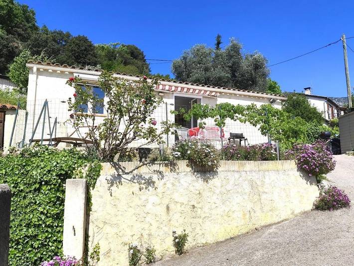Location de vacances pour 2 personnes, avec jardin ainsi que vue et piscine à Bendejun - 3