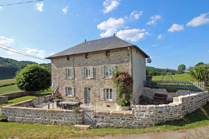 Gîte pour 9 personnes, avec Terrasse et Jardin