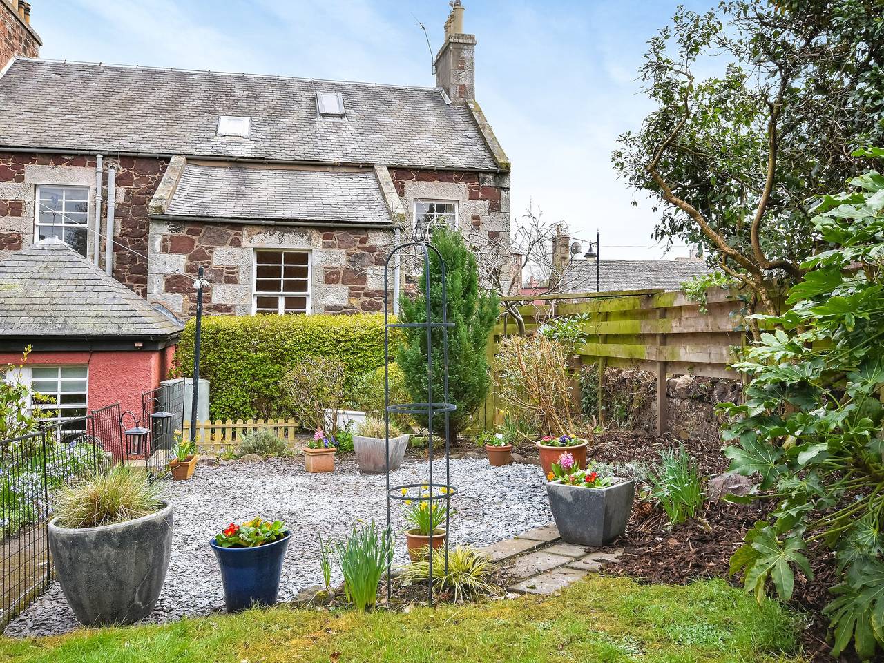 Rennie House in Edinburgh and Lothian