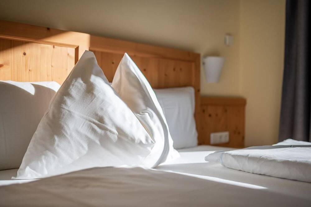 Large double room with shower, Wc - Das Martell, Hotel-Pension in Sankt Johann im Pongau, Ski Amadé