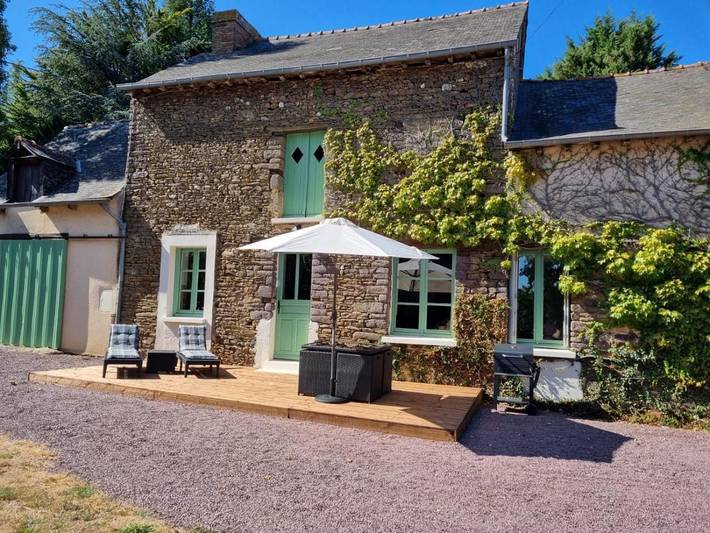 Gîte pour 2 personnes, avec jardin à Saint-Maugan