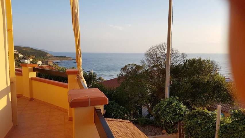Gîte pour 6 personnes, avec Balcon et Terrasse ainsi que Jardin et Vue dans Portu Maga