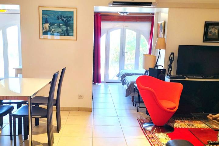 Gîte pour 4 personnes, avec jardin et terrasse, adapté aux familles dans Plage de La Gorguette - 3