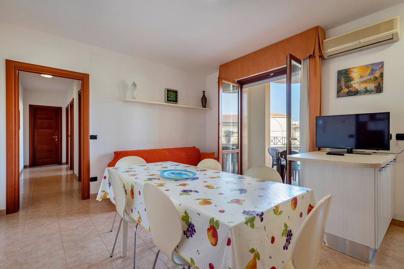 Hel lägenhet, Comfortable Apartment “Egeo” close to the Beach with A/C & Terrace; Parking Available in Lido San Giovanni, Alghero