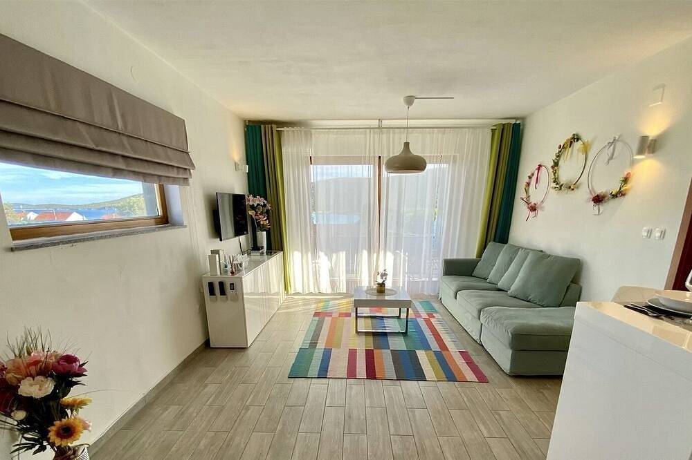 Ganze Wohnung, 1-Zimmer-Ferienwohnung mit Terrasse und Meerblick Ist in Zadar (Kommun), Otok Ist