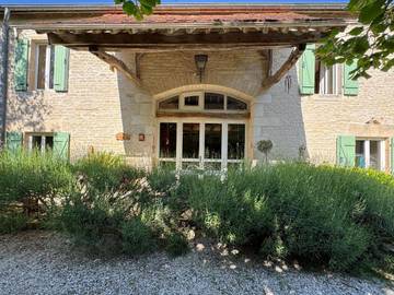 Chambre d’hôte pour 2 personnes, avec piscine ainsi que jardin et terrasse dans Yonne