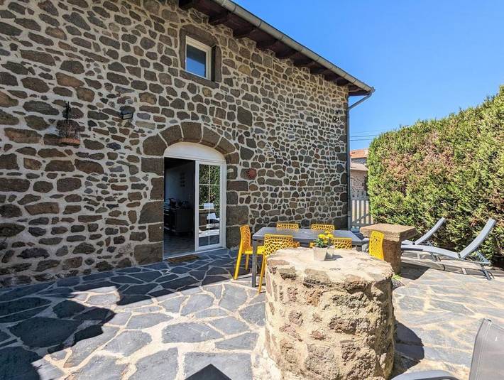 Location de vacances pour 6 personnes, avec vue et terrasse à Polignac - 3