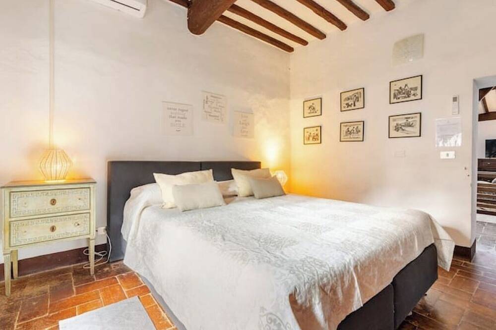 Xiii Century Tower with Private Panoramic Pool in Siena, Siena Provinz