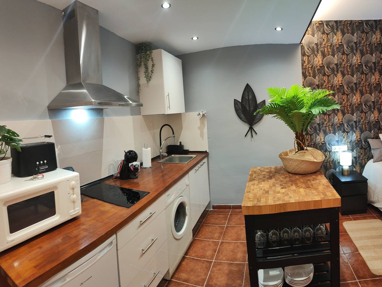 Entire vacation apartment, Palm View Apartment. City center with sea views in Torremolinos Centre, Torremolinos