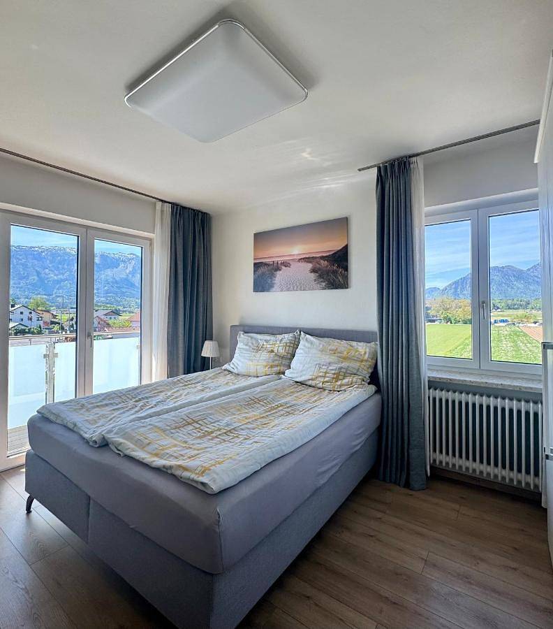 Ganze Wohnung, Single Room with Balcony in Wals-Siezenheim, Bezirk Salzburg-Umgebung