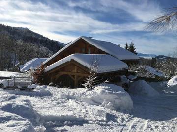 Chambre d’hôte pour 4 personnes, avec terrasse ainsi que vue et jardin à Habère-Poche