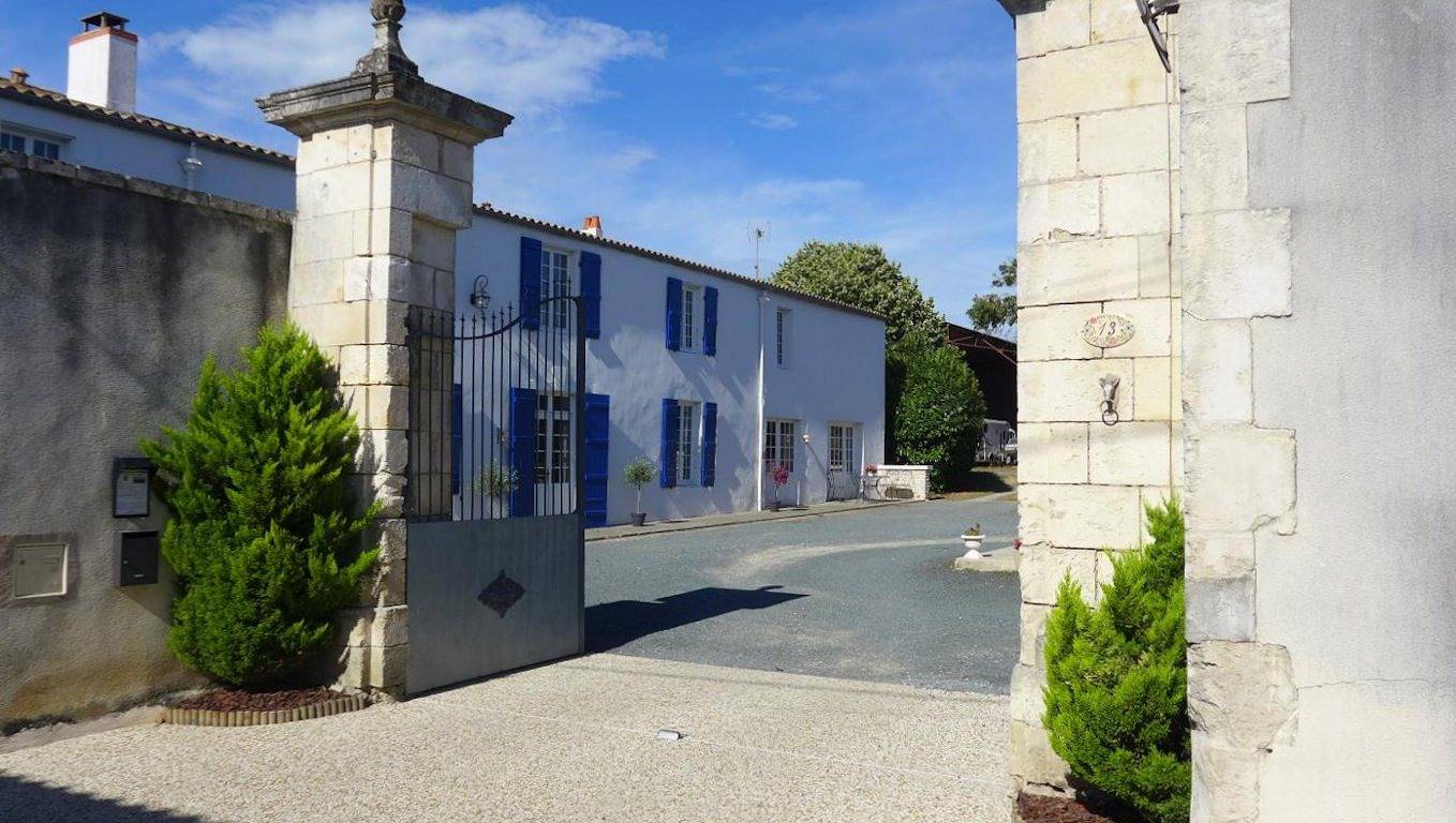 Chambres d'hôtes "Aux Trois Phares" - Chambre La Coubre in Dompierre-sur-Mer, Région de La Rochelle