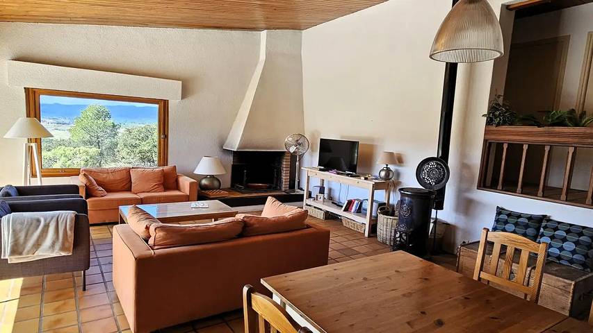 Location de vacances pour 7 personnes, avec piscine et jardin à Pierrerue - 2