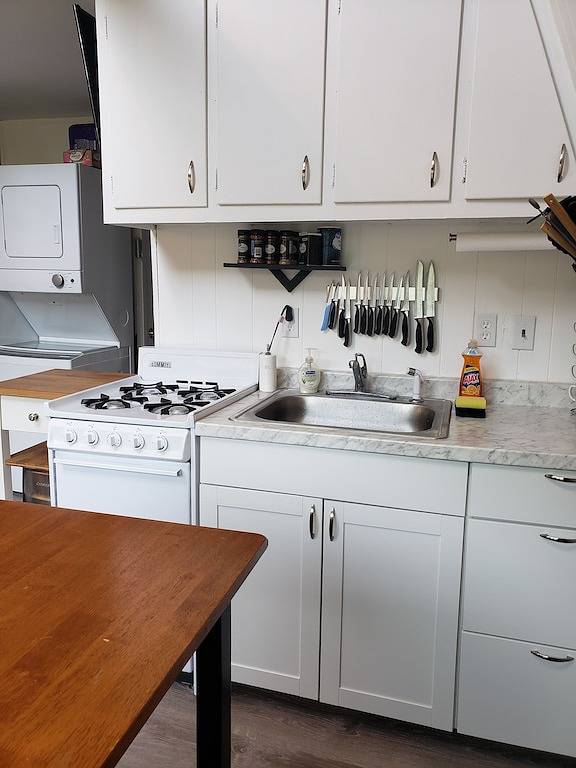 The Gnome Home Cottage located near white mountain Nh in Campton, Grafton County