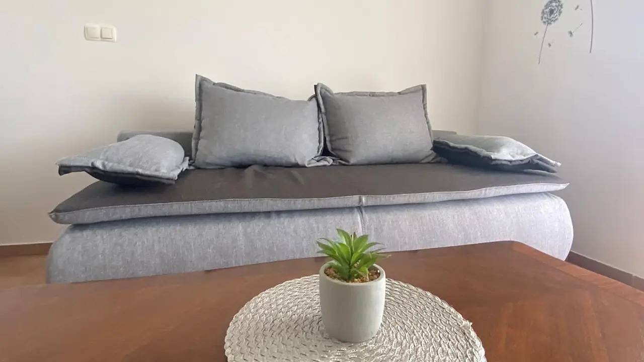 Cały apartament wypoczynkowy, Apartament wakacyjny dla 8 osób z taras in Sevid, Żupania splicko-dalmatyńska