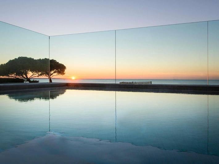 Hôtel pour 4 personnes, avec piscine et sauna ainsi que jardin et jacuzzi, animaux acceptés