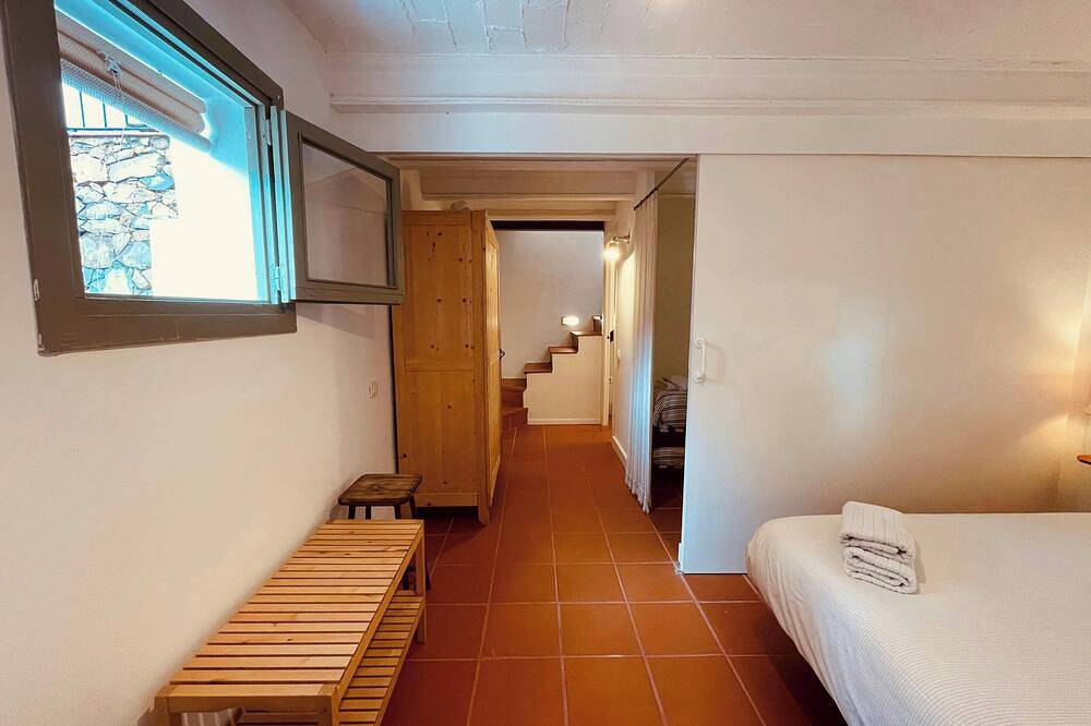Apartamento entero, T2 · Sunny duplex with garden 50m from beach in Aigua Xelida, Tamariu