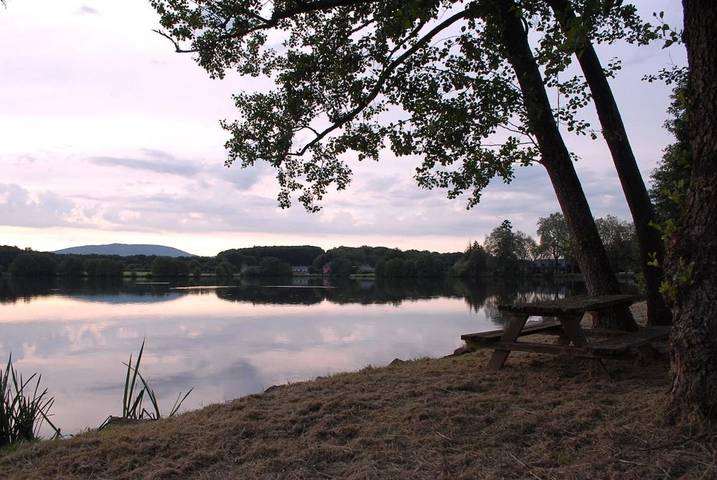 Location de vacances pour 8 personnes, avec vue et terrasse, animaux acceptés à Saint-Didier-sur-Arroux - 2