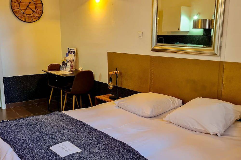 Independent studio with direct access to the garden in a charming house in Saint-Priest, Rhône