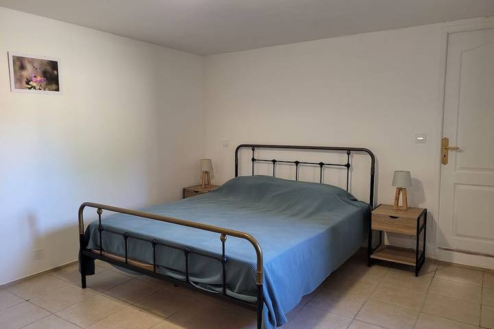 Gîte pour 6 personnes, avec terrasse et jardin dans le Luberon - 2