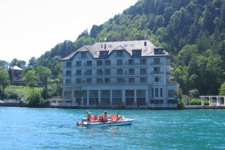 Gîte pour 5 personnes, avec balcon et vue sur le lac, adapté aux familles à Duingt