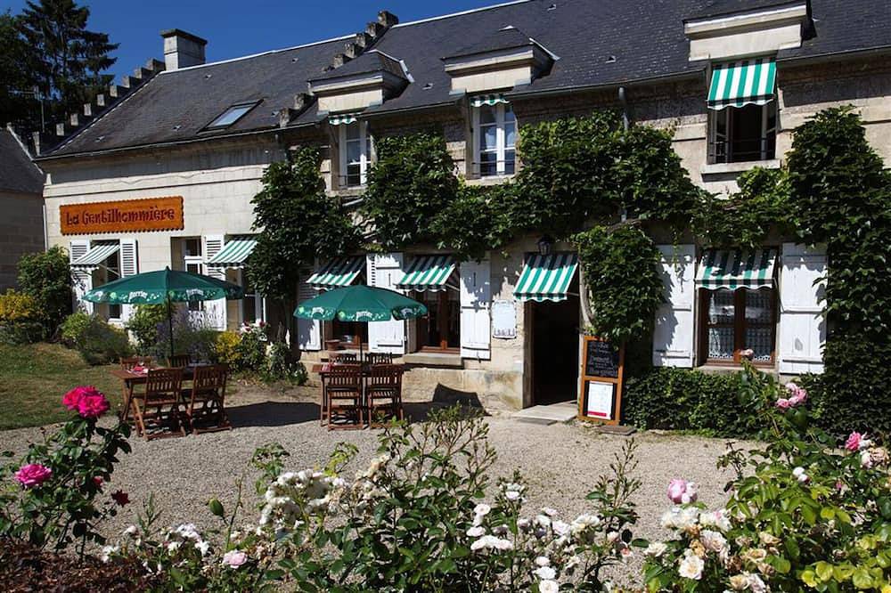 Gîte 10 lits, 5 chambres, 5 sdb, wc privés in Croutoy, Oise
