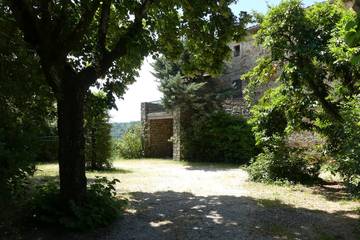 Gîte pour 5 personnes, avec jardin et terrasse à Les Assions