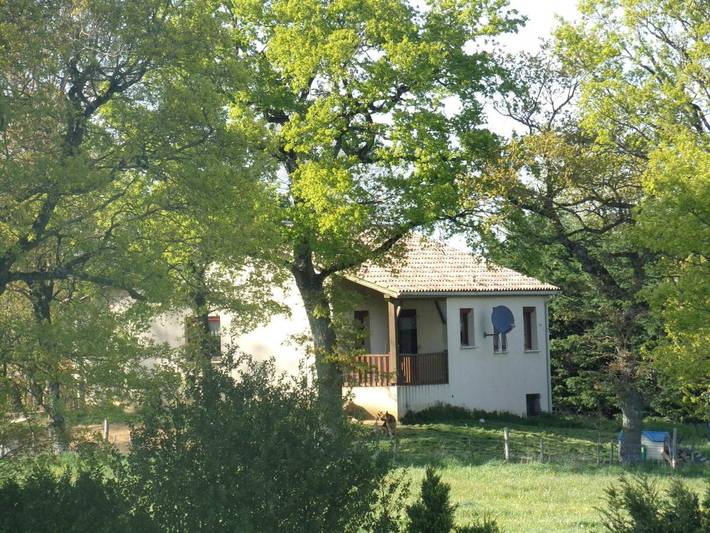 Location de vacances pour 7 personnes, avec terrasse ainsi que jardin et vue à Les Albres