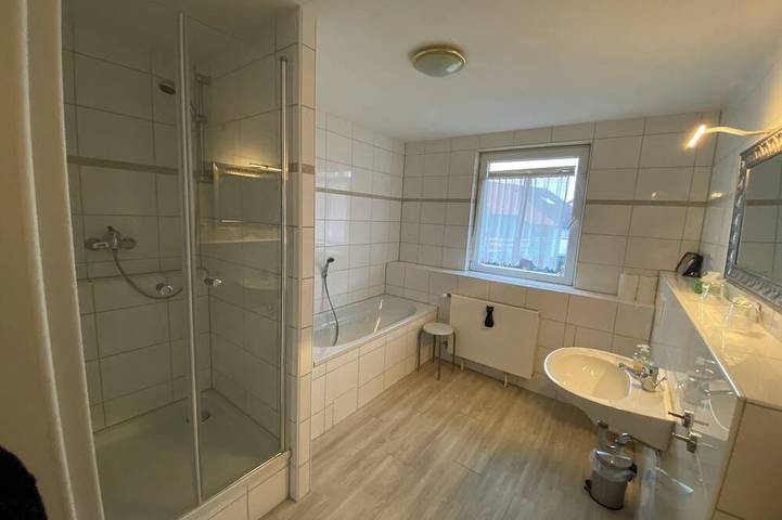 Ganze Wohnung, Gemütliche Ferienwohnung für bis zu 4 Personen in der Nähe von Heidelberg in Sandhausen, Rheinebene