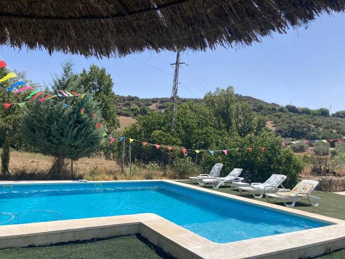 Location de vacances pour 10 personnes, avec Balcon et Terrasse ainsi que Jardin et Piscine à Alcalá del Valle