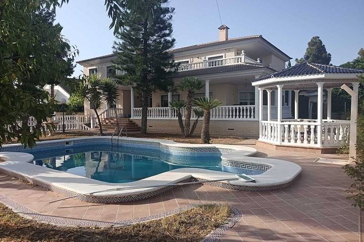 Casa de vacaciones para 12 personas, con piscina, Se admiten mascotas en San Vicente del Raspeig