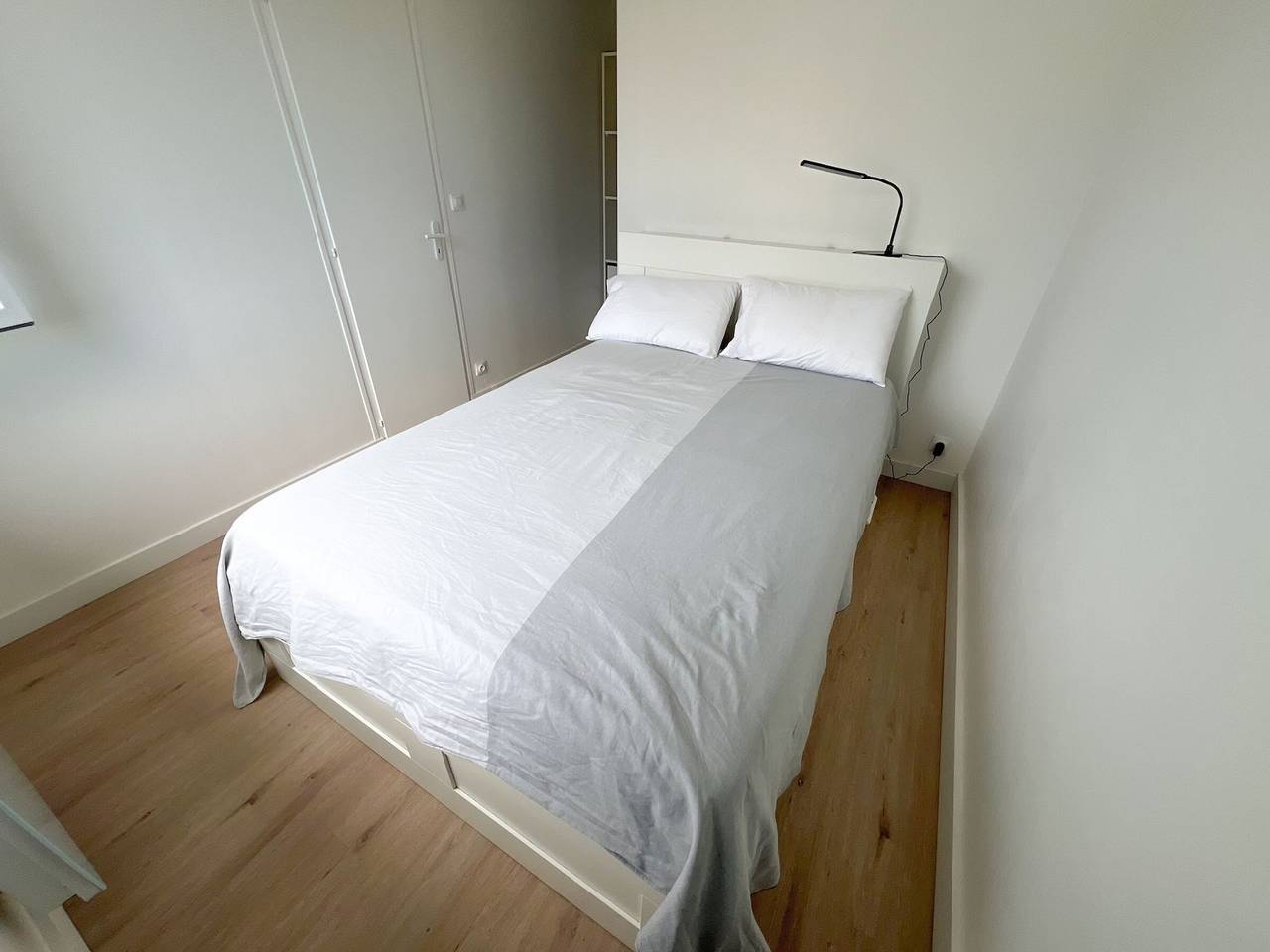 Entire apartment, Charming Renovated 1Br Apartment with Balcony & Parking, Steps from Capbreton Beaches in Capbreton, Côte d’Argent