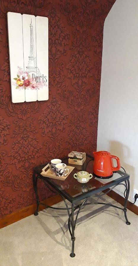 Location de vacances pour 2 personnes, avec jardin ainsi que terrasse et vue dans Le Vicel - 4