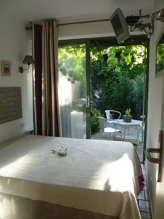 Gîte Le Mazet avec patio en Provence in Saint-Rémy-de-Provence, Région d'Arles