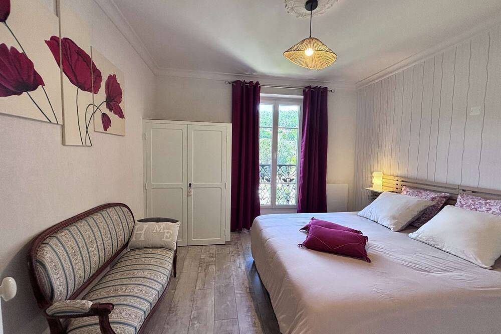 Appartement entier, Le 130 - 1 chambre – Wifi - proche Parc Thermal – 2 personnes in Châtel-Guyon, Parc naturel régional des Volcans d'Auvergne