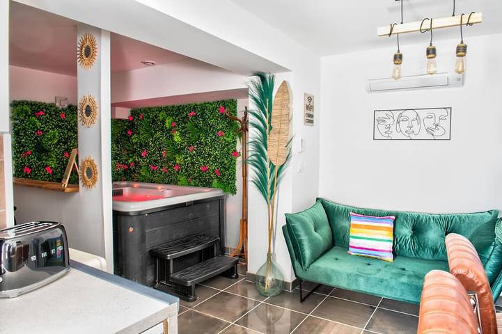 Appartement de vacances pour 2 personnes, avec jardin et jacuzzi à Port-la-Nouvelle
