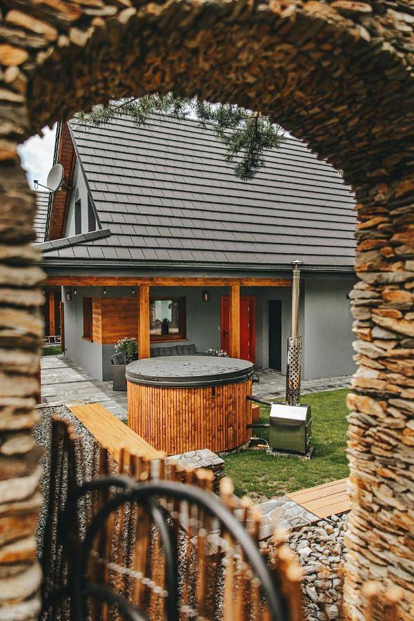 Dom dla 9 osób, z ogród i jacuzzi w Sienna Czarna Góra