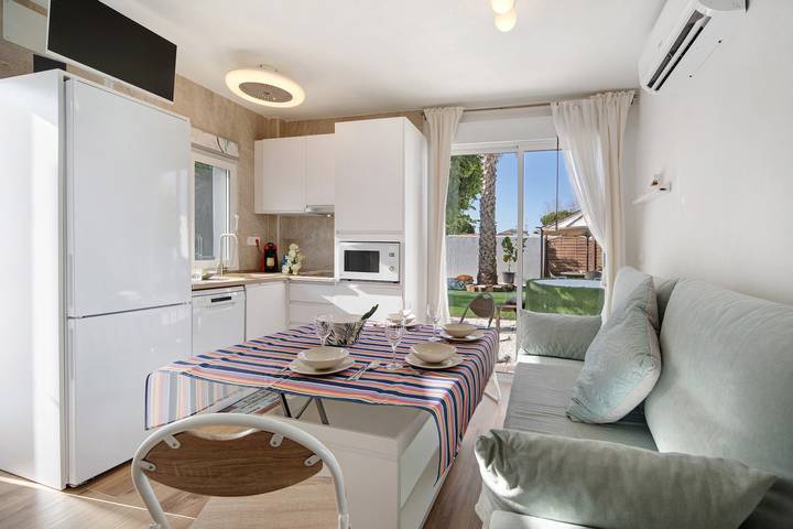 Casa vacanze Limón Y Sal con piscina privata, Wi-Fi e aria condizionata in Playa La Barrosa, Chiclana de la Frontera