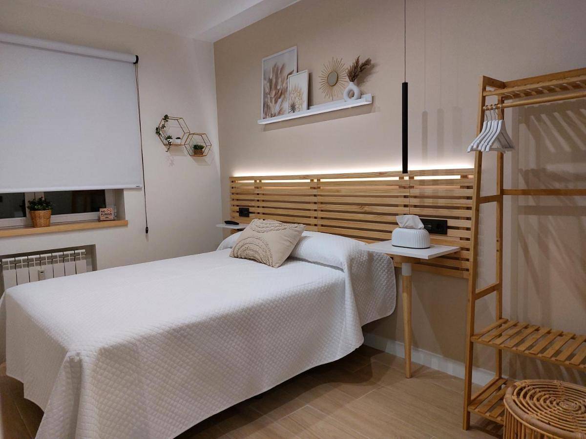 Single Room with Private Bathroom in Oviedo, Cordillera Cantábrica