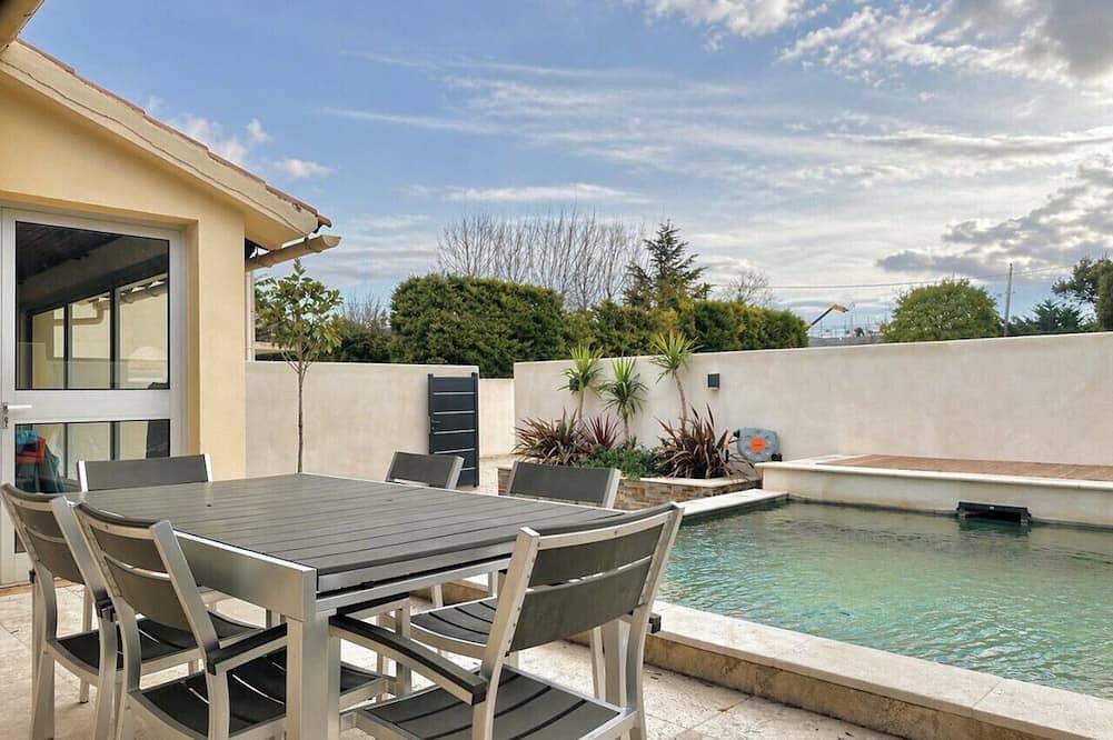 Villa Keromate, air-conditioned villa with natural pool. in Entraigues-sur-la-Sorgue, Vaucluse